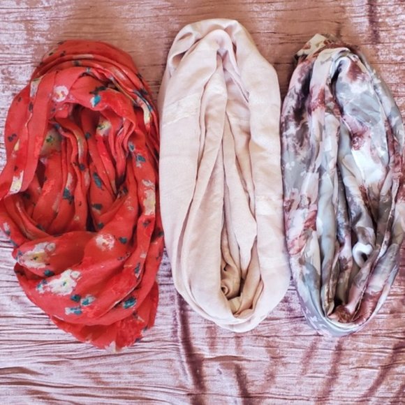 Bundle of 3 scarves - Picture 1 of 4